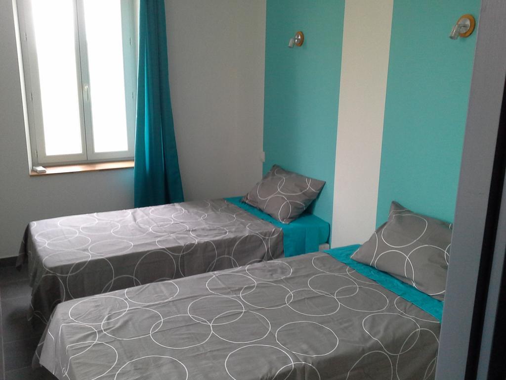 Millot Conilhac Bed & Breakfast Room photo